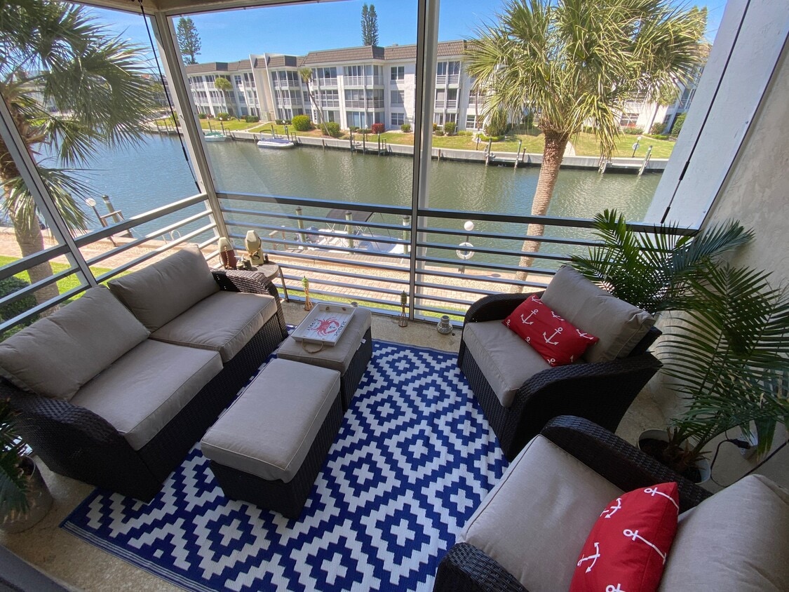 4330 Falmouth Dr Unit 204, Longboat Key, FL 34228 Condo for Rent in