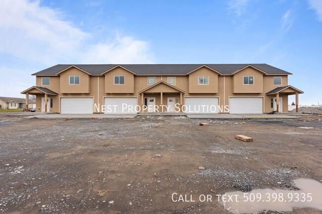 Building Photo - Brand New 3 Bed 2.5 Bath Townhome!! WSG In...