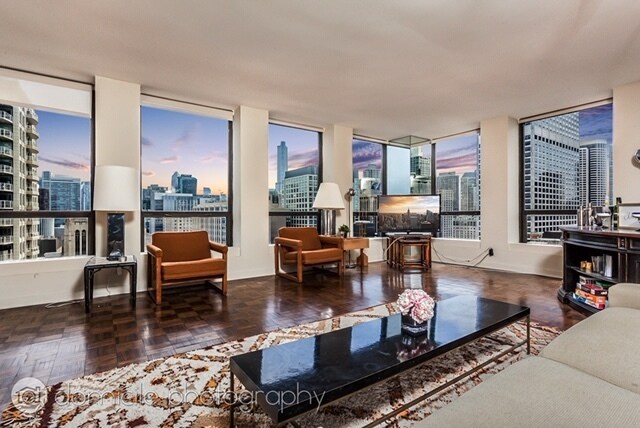 Foto del edificio - 260 E Chestnut St
