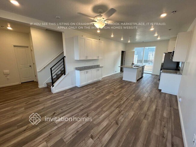 Foto del edificio - 322 N Broadway Dr