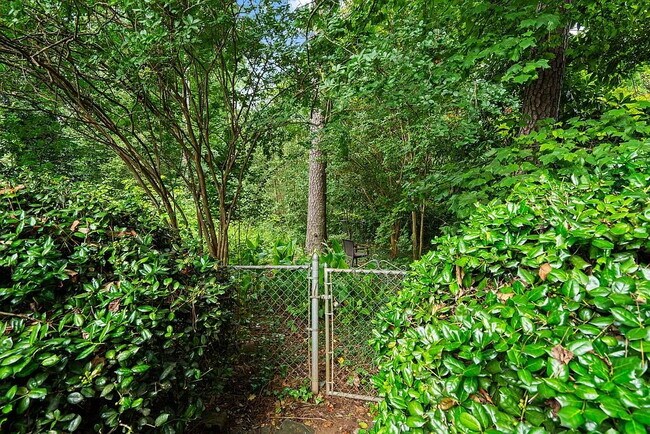 Foto del edificio - 2340 Castleridge Ct