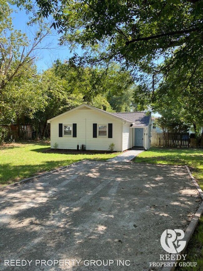 Building Photo - 2 br, 1 bath House - 19 Adger Street