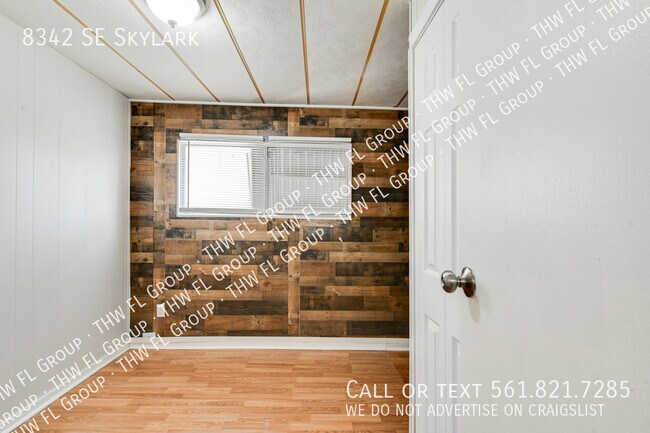 Foto del edificio - 8342 SE Skylark-