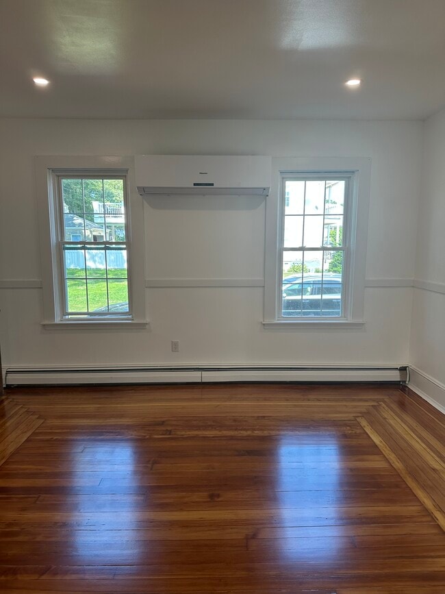 Building Photo - 55 Lucas St