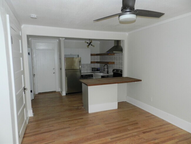 Foto del edificio - 360 13th Ave NE