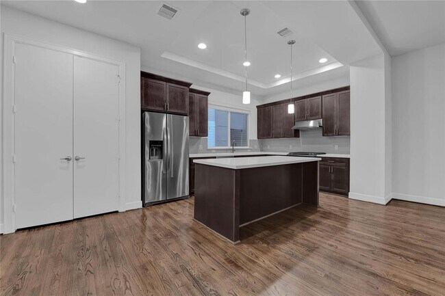Building Photo - 323 Eado Park Cir