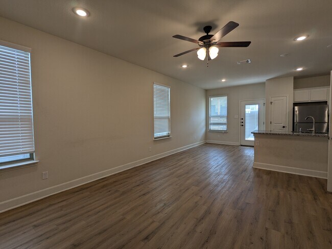 Sala de estar y comedor - 7613 Agave Bnd