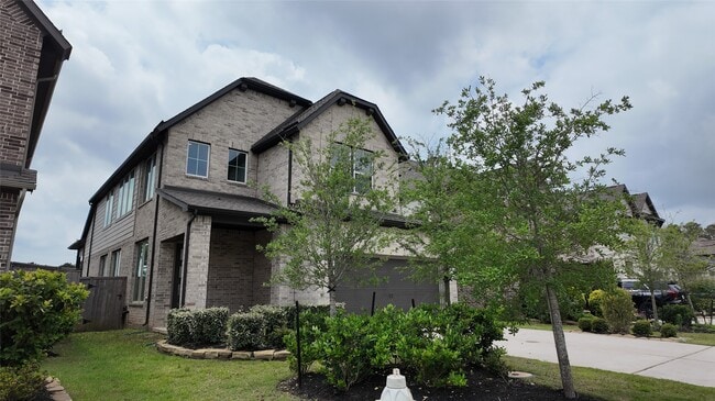 Building Photo - 360 Mallorn Ln