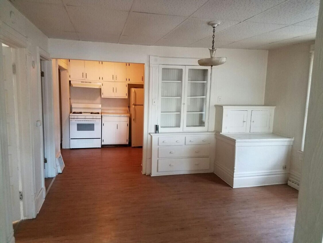 Primary Photo - 1355 Smith St