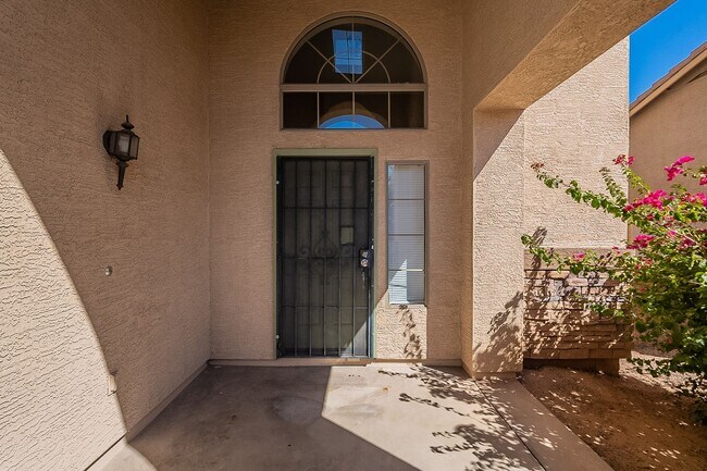 Building Photo - large 3 bedroom home for rent