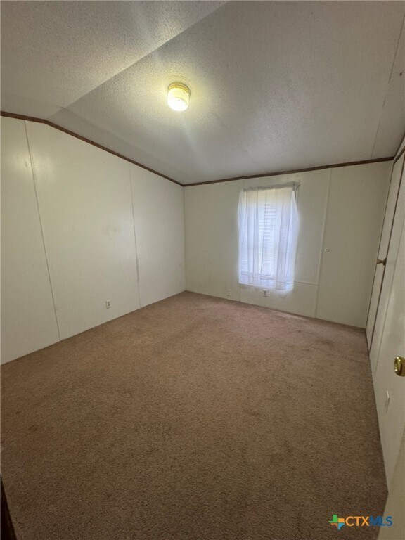 Foto del edificio - 260 Elm Dr