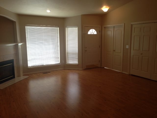 Building Photo - 10856 W Hazelwood Dr