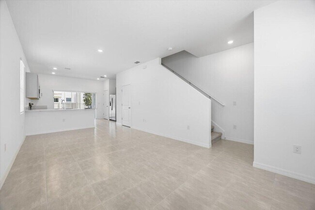 Building Photo - 2840 Skyline Lp