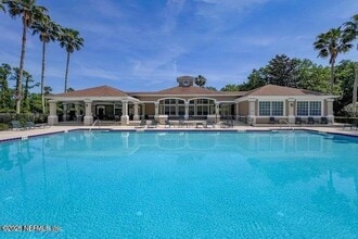 Building Photo - 10550 Baymeadows Rd