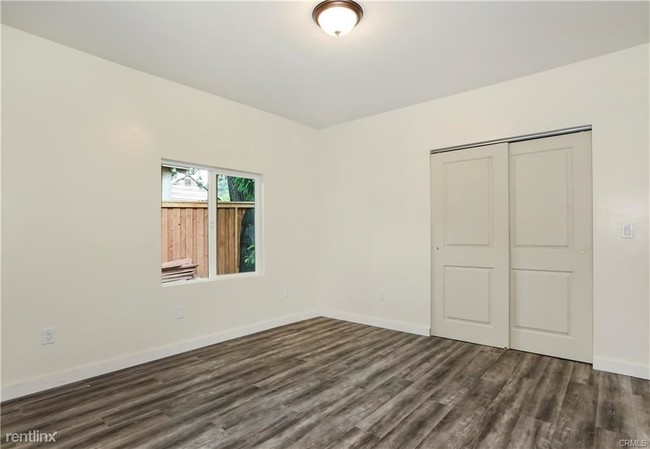 Building Photo - 2 br, 1 bath Duplex - 1915 El Sereno Ave