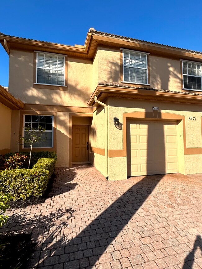Foto del edificio - 7871 Lake Sawgrass Loop