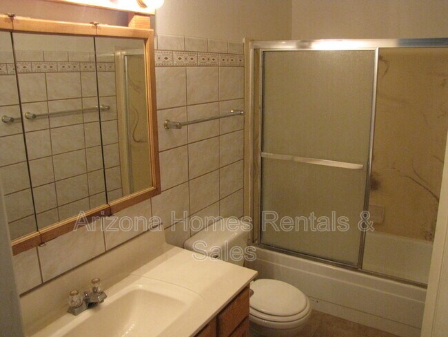 Foto del edificio - 302 N Banff Ave