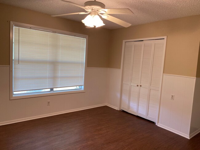 Building Photo - 5/2.5/2 coming soon!