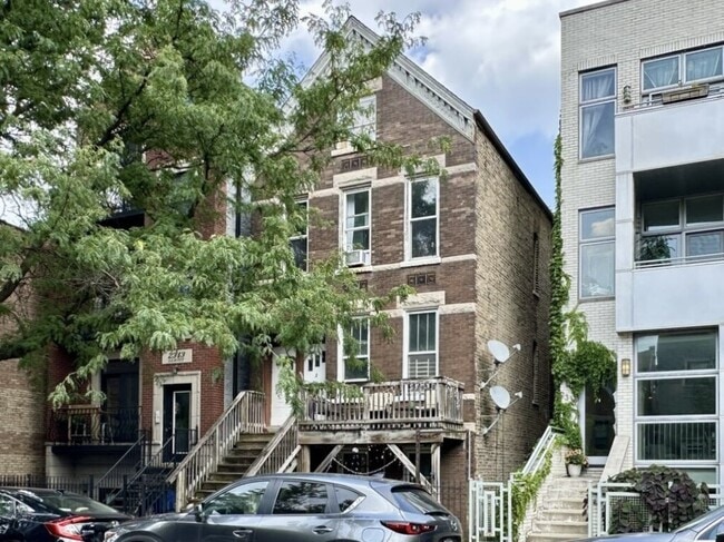 Building Photo - 2341 N Leavitt St