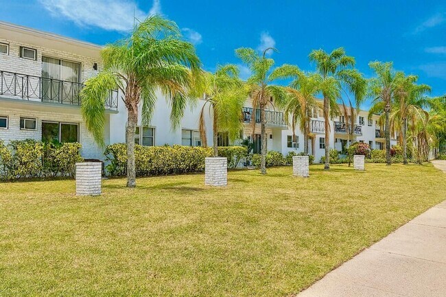 Building Photo - 6150 SW 37th St