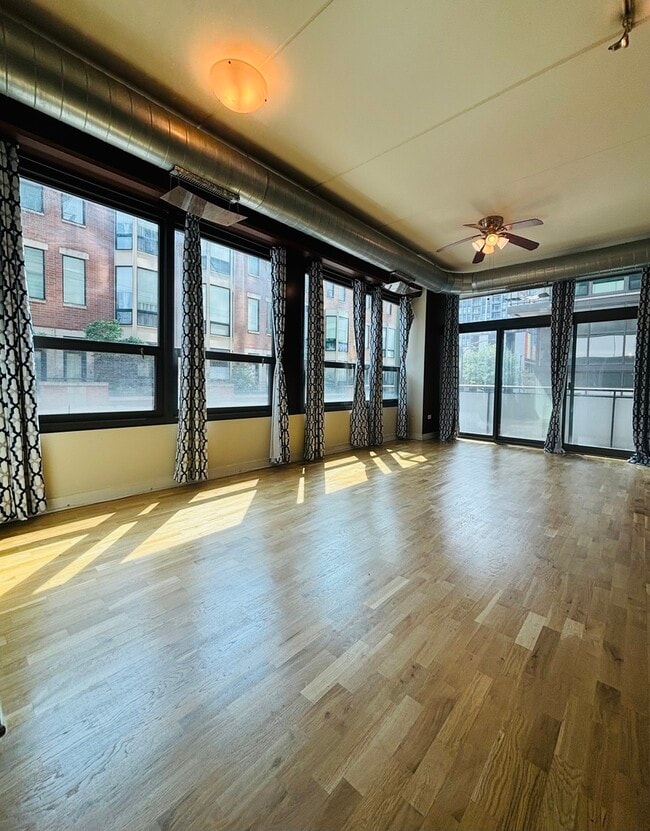 Building Photo - 660 W Wayman St