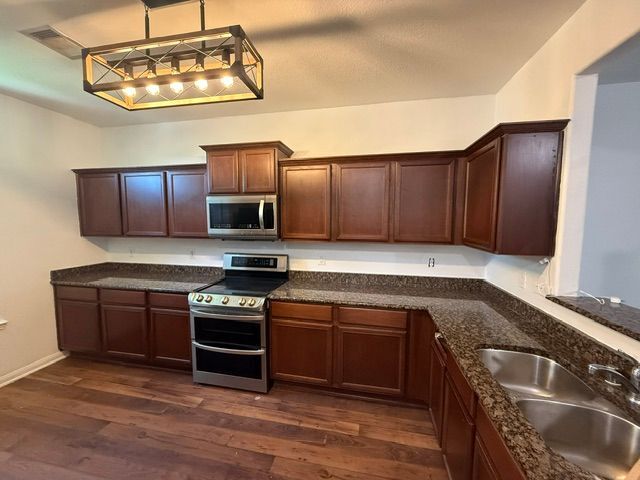 Foto del edificio - 17335 Osprey Forest Dr