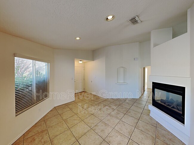 Building Photo - 4127 Arapahoe Ave NW