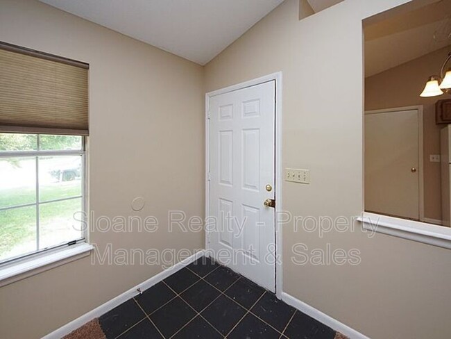 Foto del edificio - 1022 Oakcrest Dr