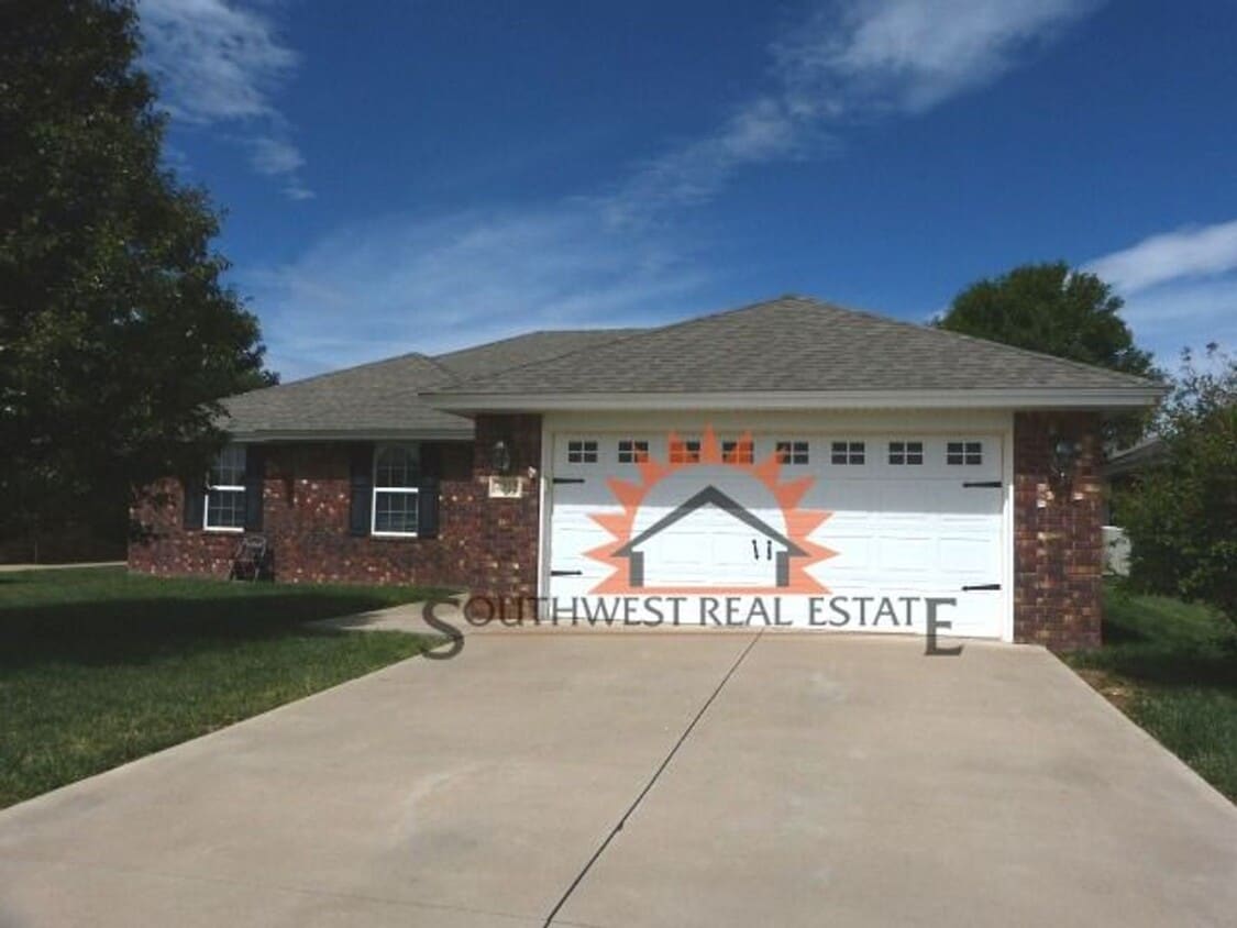 Primary Photo - Beautiful 3 bedroom home