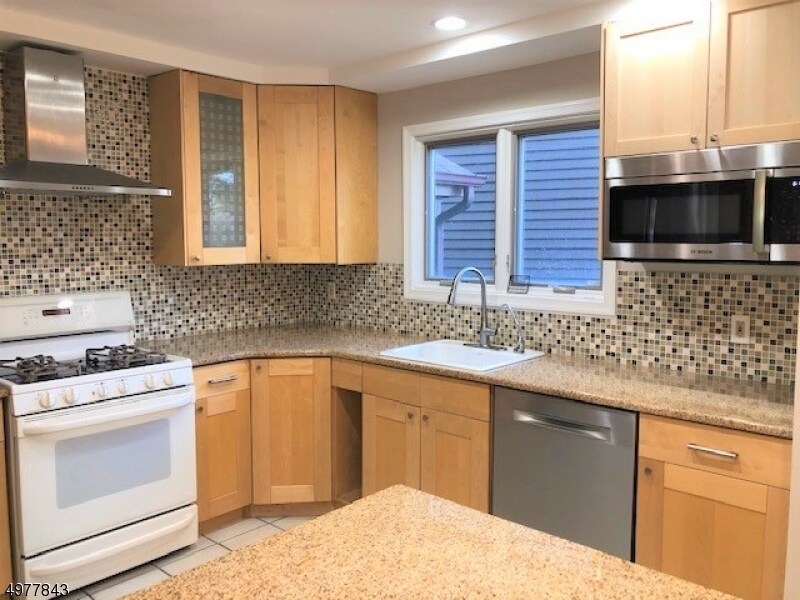 10 Brotherton Ave, Rockaway, NJ 07866 Townhouse for Rent in Rockaway