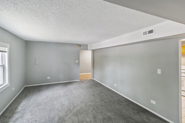 Building Photo - 621 Oneida St