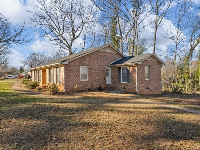 Building Photo - Cozy 2 bedroom home minutes from Downtown Greer