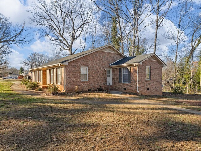 Foto del edificio - Cozy 2 bedroom home minutes from Downtown Greer