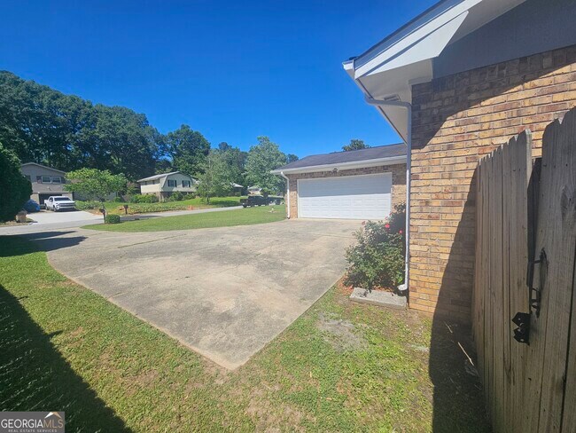 Building Photo - 2293 Lanier Pl