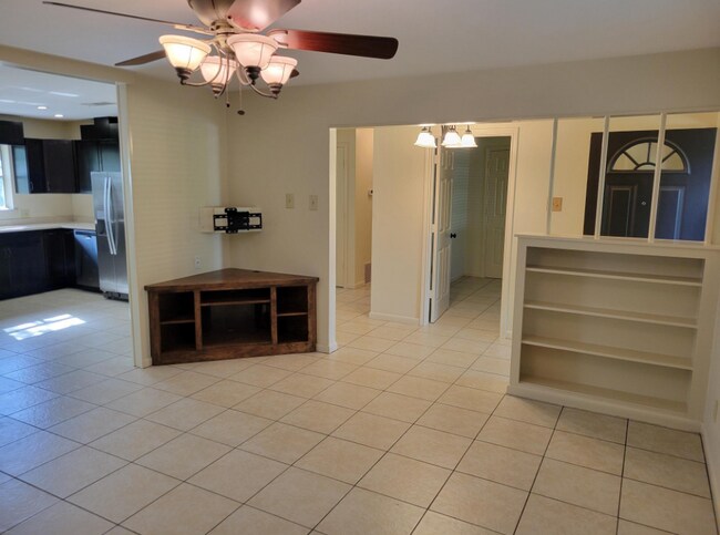 Foto del edificio - 3159 Southlake Park Rd