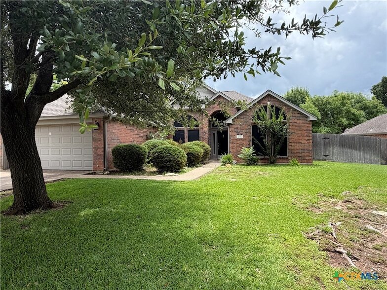 Building Photo - 1021 Westend Dr