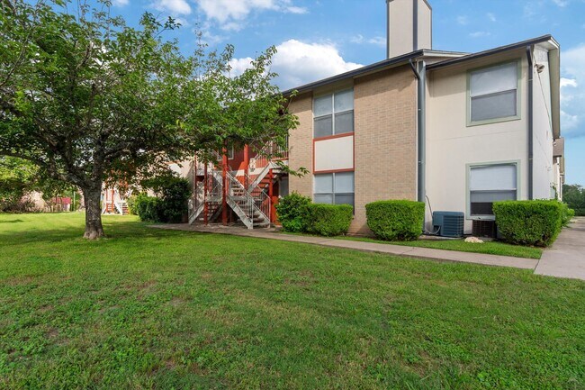 Foto del edificio - Langtry Apartments- 2 Bedroom 2 Bathroom