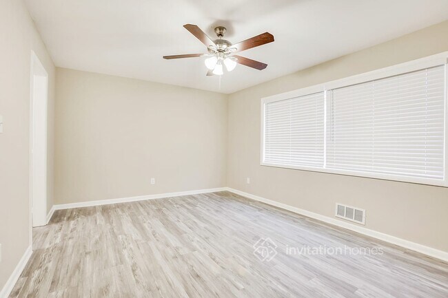 Building Photo - 433 Fond Du Lac Dr