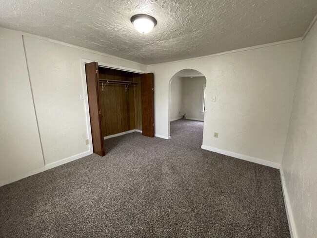 Foto del edificio - 1321 Cedar St