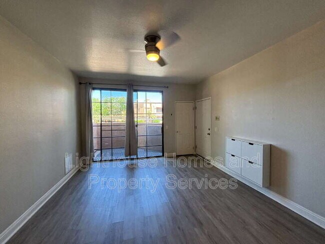 Building Photo - 5122 S Jones Blvd