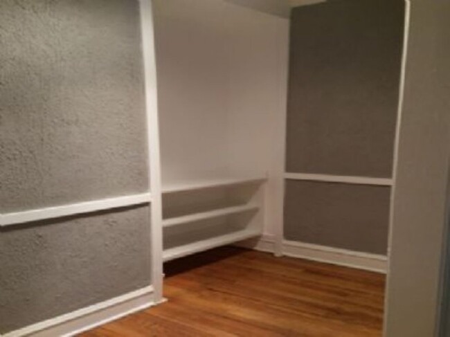 Foto del edificio - 3507 N Pine Grove Ave