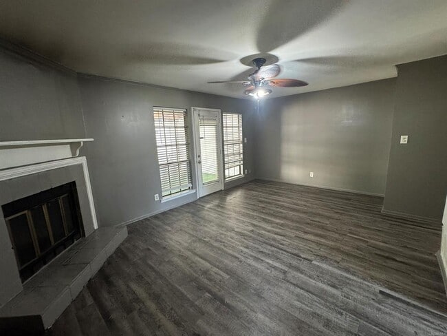 Building Photo - 578 Hollow Wood Rd