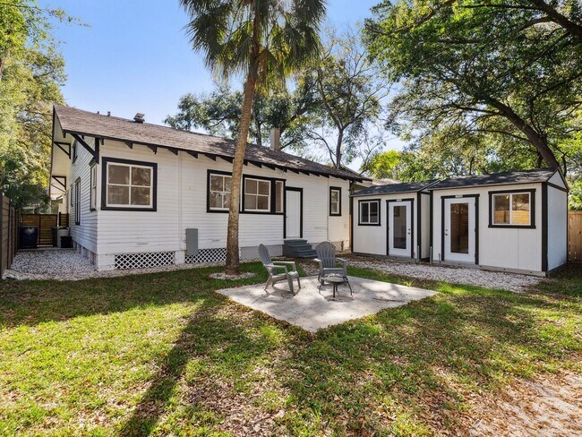 Building Photo - 3 Bedroom Single Family Home in Tampa