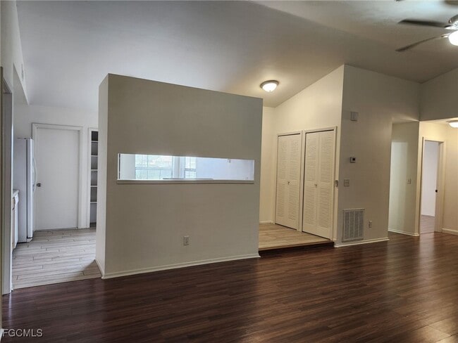 Building Photo - 1809 SW 3rd Ave