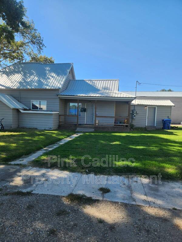 Primary Photo - 311 E Grove Ave