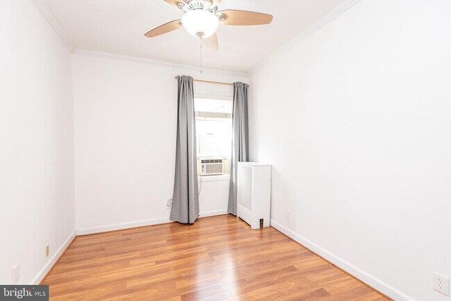 Foto del edificio - 1711 35th St NW