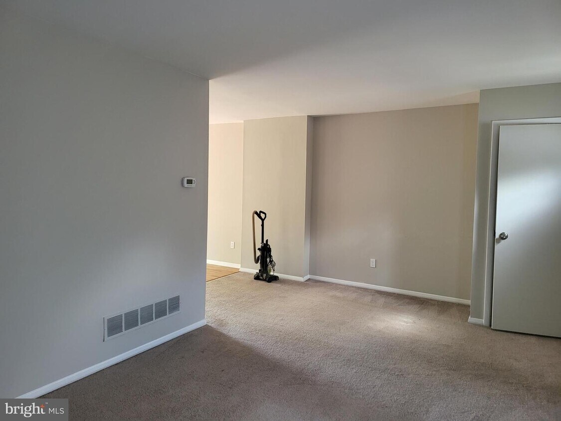 Foto principal - 3661 Marpat Dr