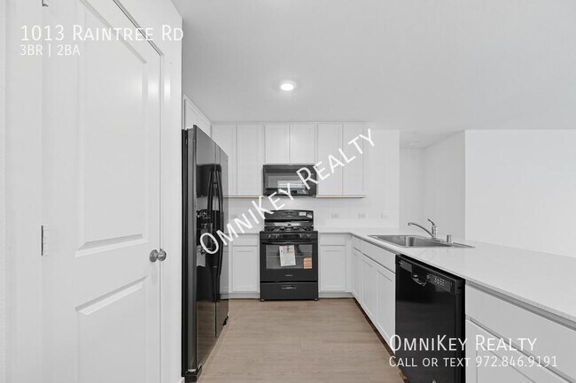 Building Photo - 1013 Raintree Rd