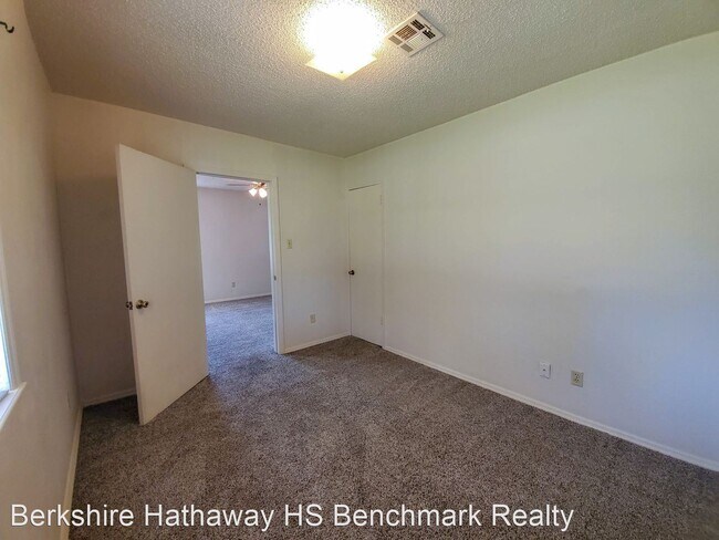 Building Photo - 2 br, 1 bath House - 702 N Pennsylvania Ave