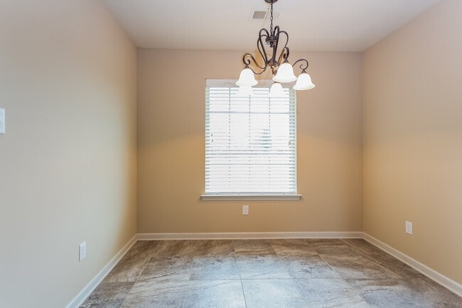Building Photo - 8106 Caitlin Dr